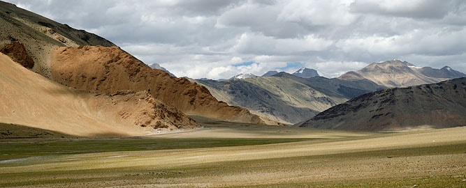 Mountaineous lanscape along the Leh-Manali highway, Ladakh